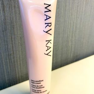 Mary Kay Extra Emollient Night Cream